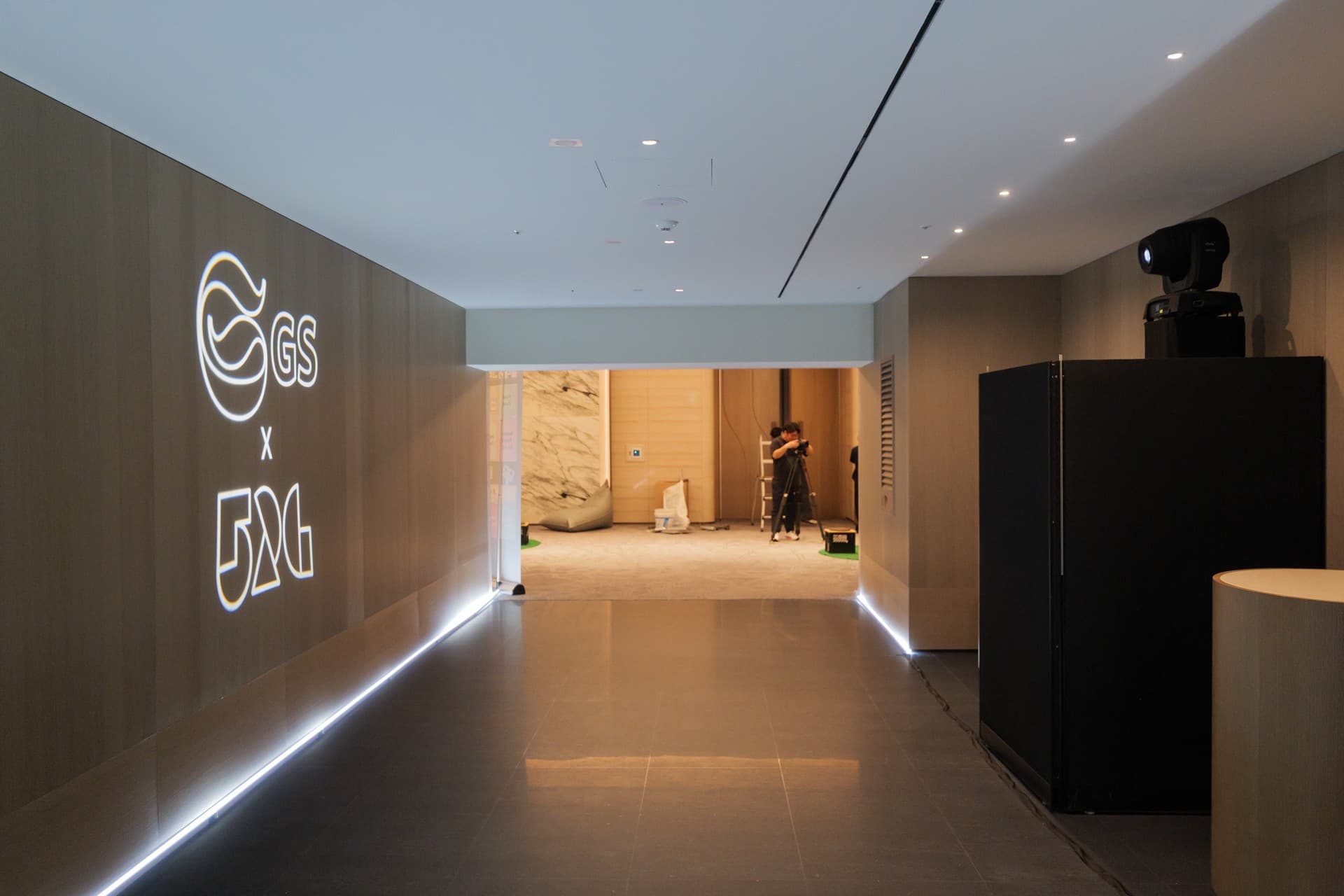 고보 조명과 파보조명을 활용한 공간 브랜딩