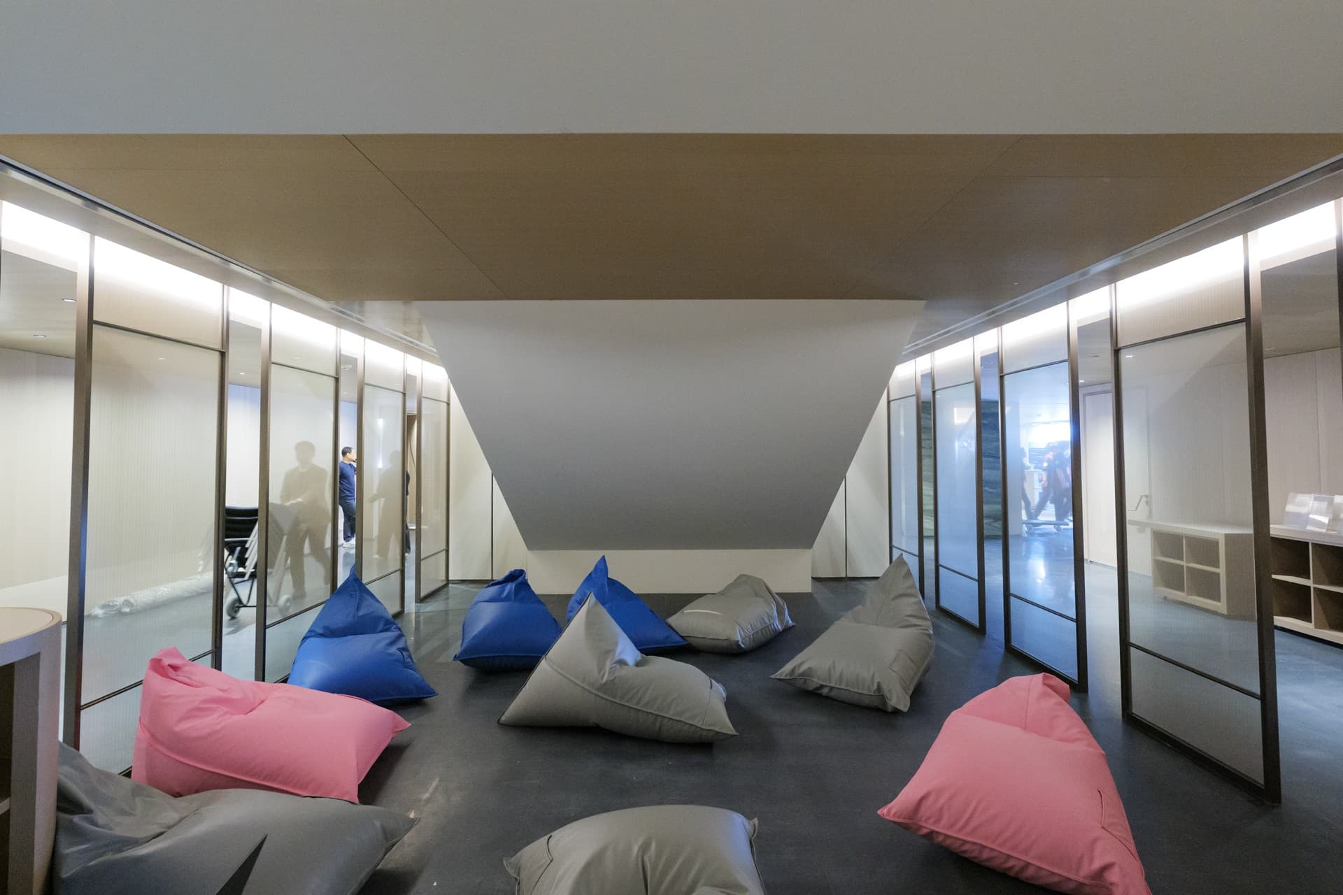 빈공간을 활용한 휴식 공간 디자인