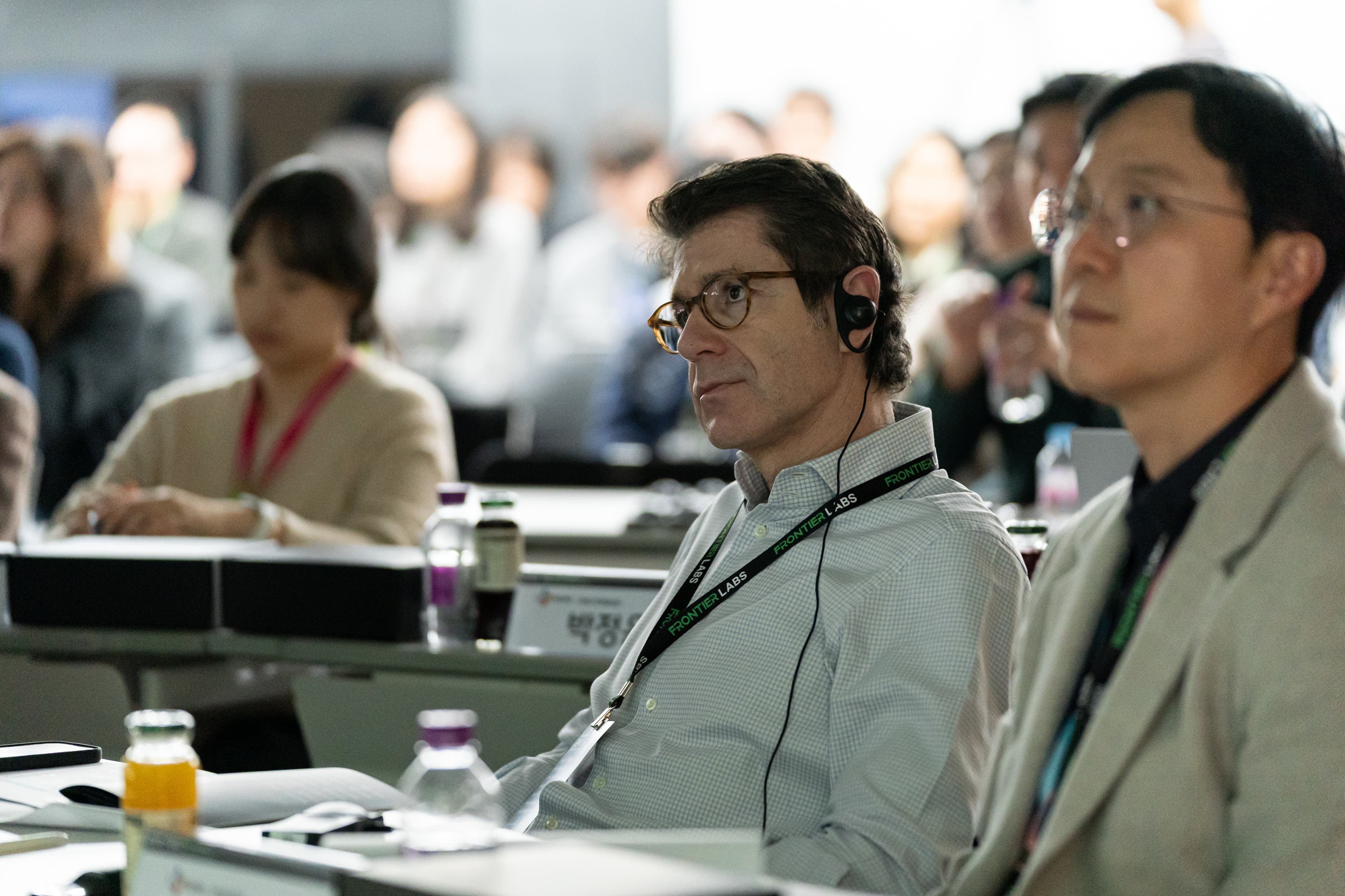 세미나 참가자 동시통역 05