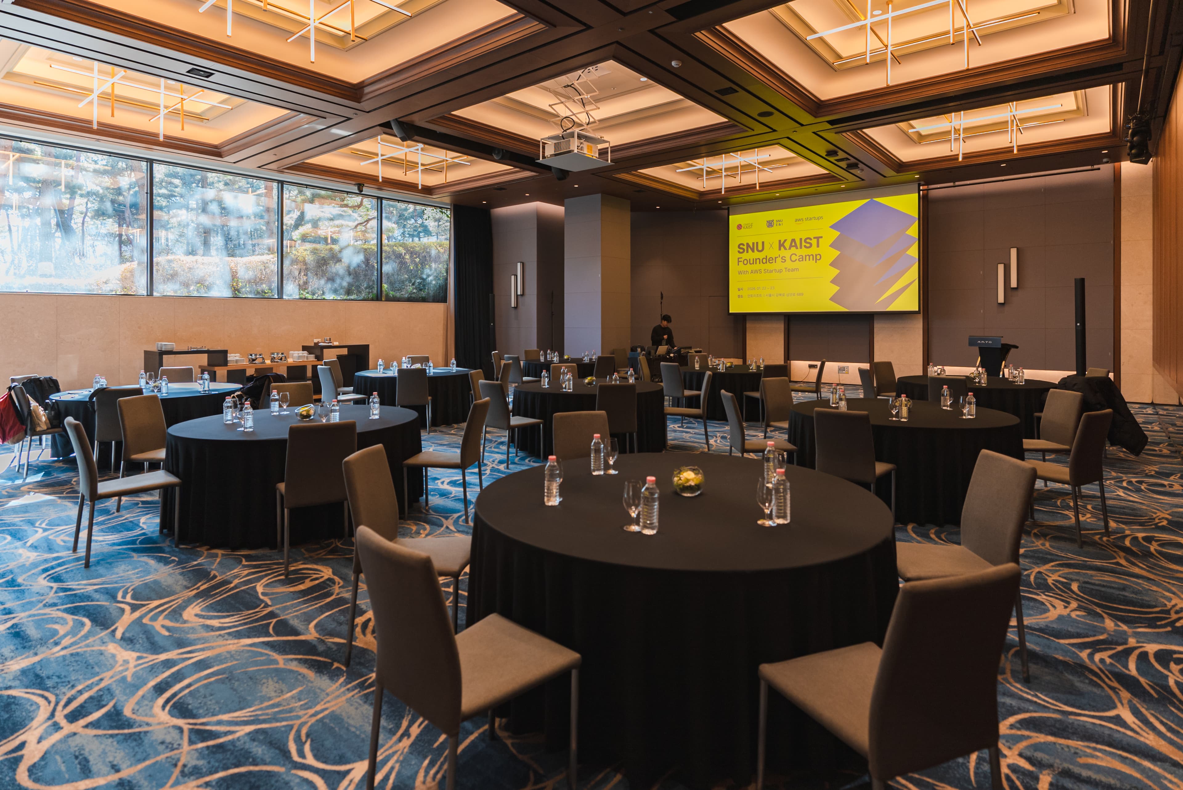 연회장 라운드테이블 세팅 03